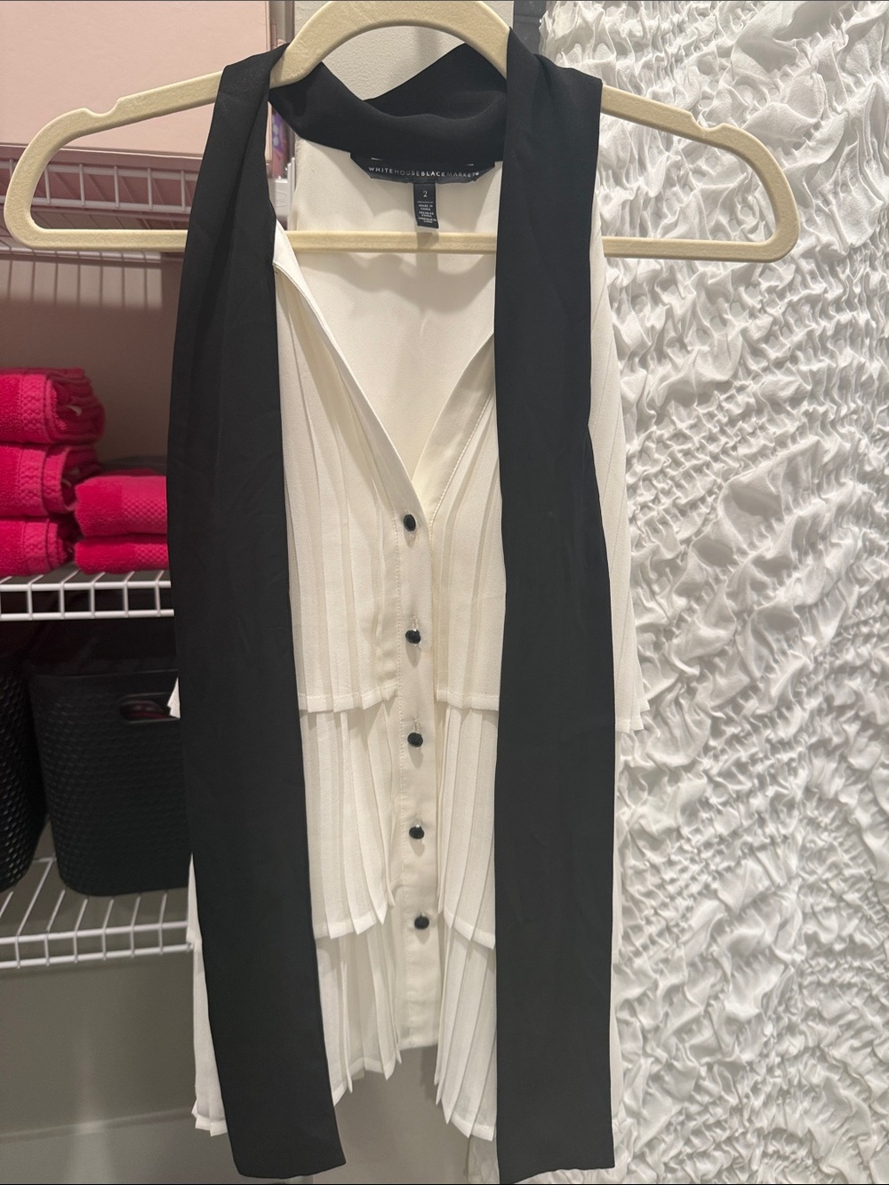 White House Black Market Black & White Pleated Button-Front Blouse